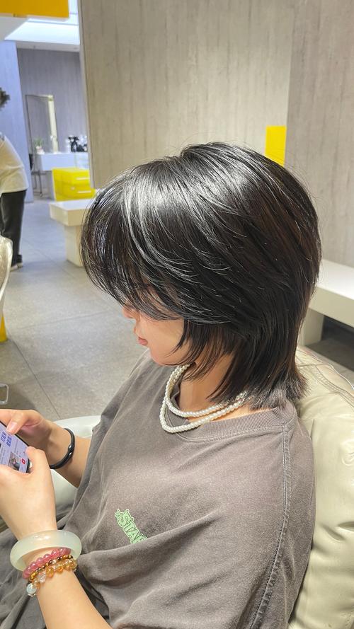 帅气女生短发发型推荐_干练自信又时尚，你的专属风格宣言