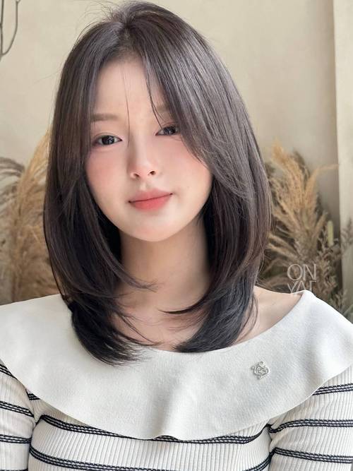 30一40岁女人圆脸发型短发_30-40岁圆脸女，短发显气质，修饰脸型