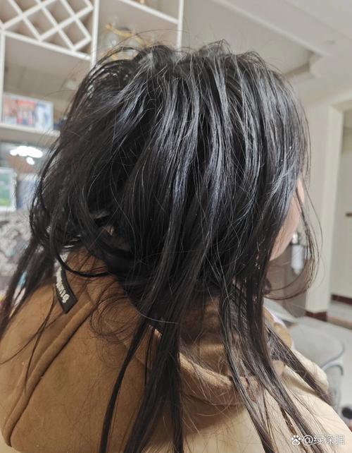 梳马尾后脑勺有一缕头发很硬_马尾后脑勺头发硬鼓?这样调理就对了! 梳马尾后脑勺有一缕头发很硬_马尾后脑勺头发硬鼓?这样调理就对了!