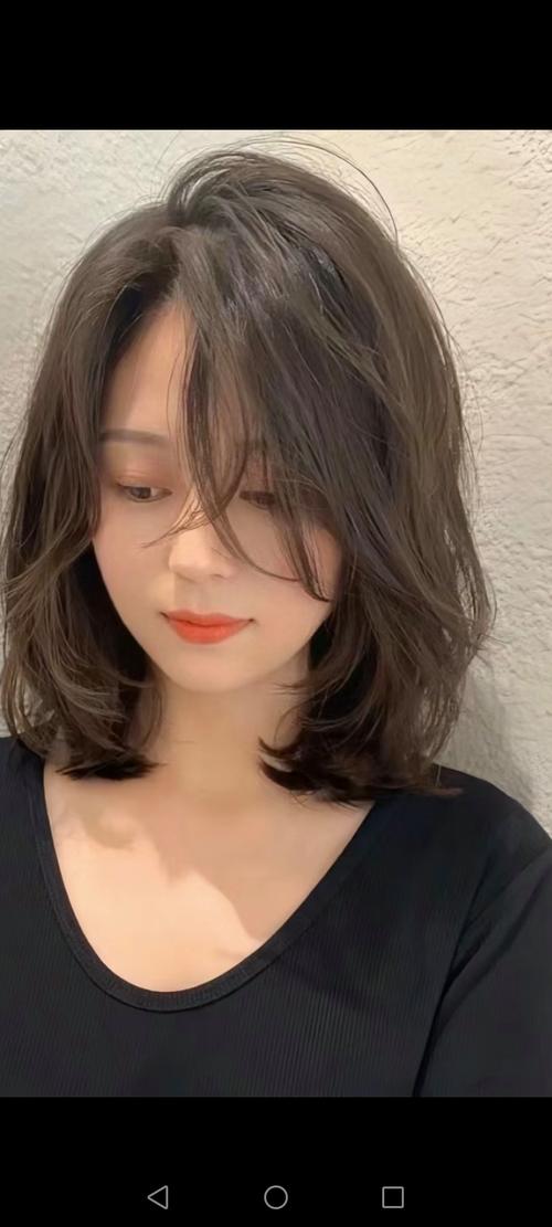 日式清新齐肩短发_显脸小易打理日式清新，适合秋冬！