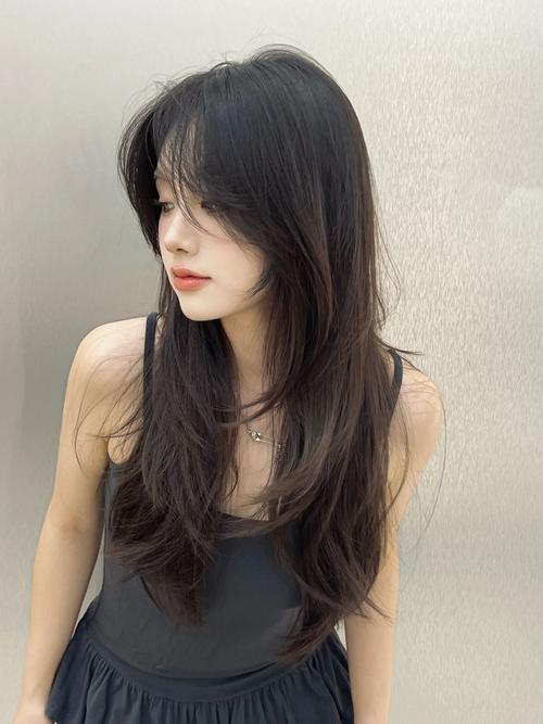 中长发型 直发中长发_百搭时尚，气质多变！