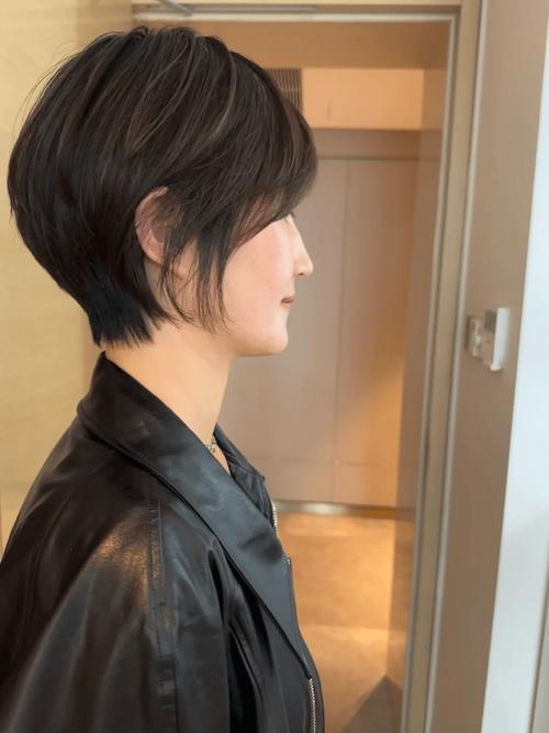 正三角脸型发型_正三角脸发型巧修饰，显和谐美