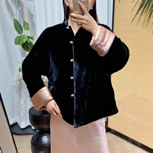 香云纱棉服搭配图片_秋冬时尚单品