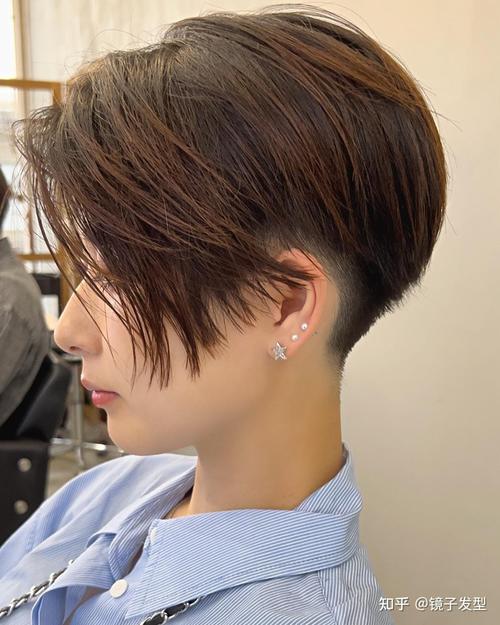 夏天不热的发型_夏季清爽扎发，公主风高马尾显甜美！