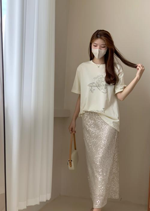 香槟色裙子搭配图片_显白百搭，低调奢华好选择