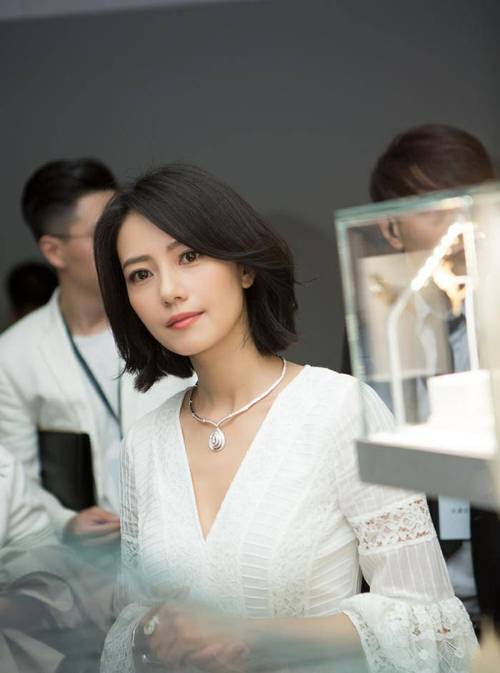 45岁女人洋气发型大全_气质洋气减龄推荐