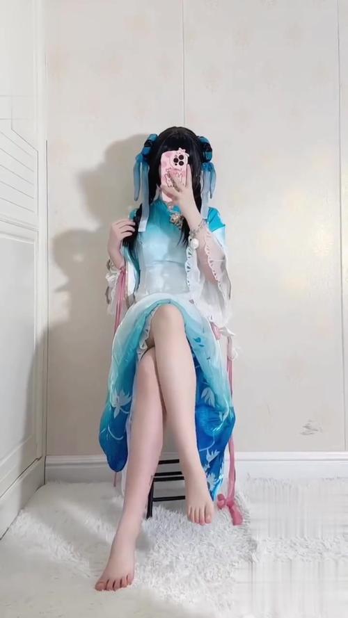 西施开襟开叉裙配什么鞋子_时尚百搭，尽显优雅女人味