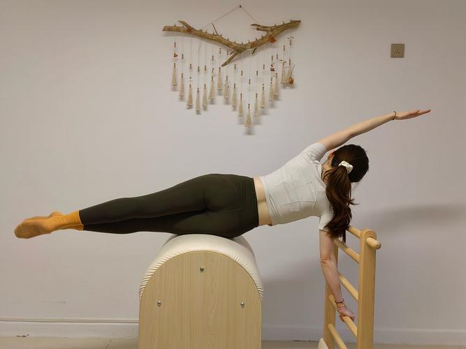 中老年普拉提经典36个动作_增强力量柔韧平衡，改善生活质量