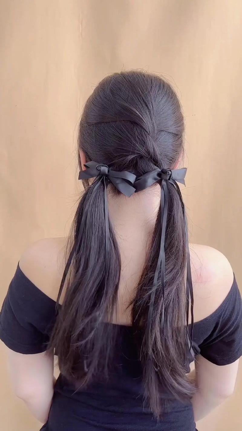 扎成马尾在后脑勺一甩一甩的_经典发型，头皮养护要注意！