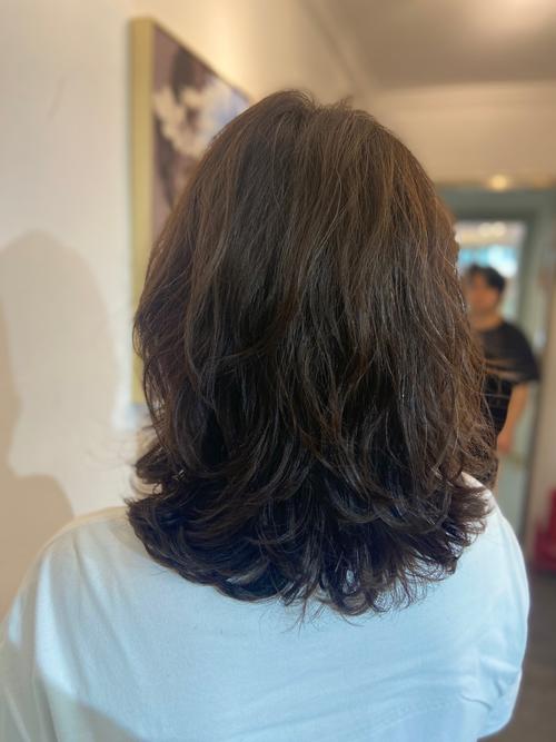 中长发卷发发型_春夏新宠中长卷，多种流行发型任你选！