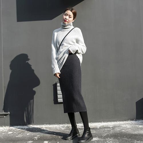 深灰色包臀裙搭配_深灰包臀裙显白塑形，通勤约会皆宜