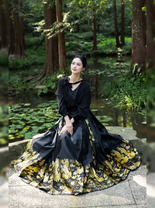 马面裙穿什么鞋_马面裙搭配多款鞋子，风格多变显时尚