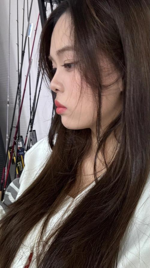 嘴巴有点凸适合留刘海吗_凸嘴女生留刘海修饰脸型