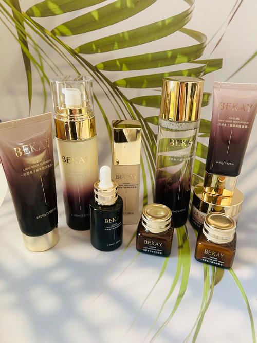 哪个化妆品适合58岁以上女人_抗老祛斑成分选对就美！