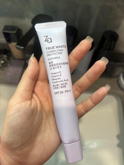 不涂隔离可以涂粉底液吗_别省略隔离！粉底前涂隔离，皮肤更健康妆效更好