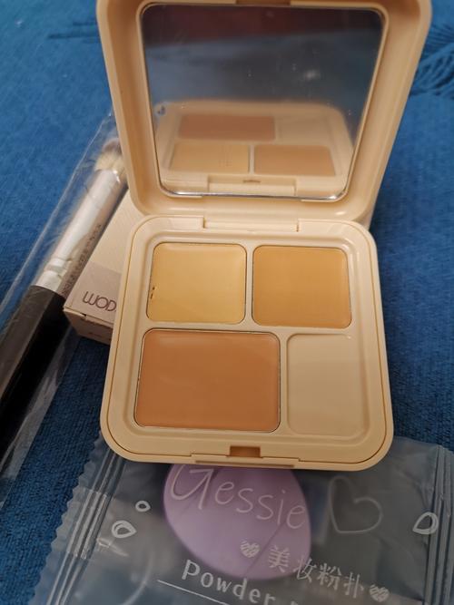 遮眼袋黑眼圈的遮瑕膏_橘调遮瑕要选对色号，兼顾滋润和遮瑕，小众Hanskin N23效果不错