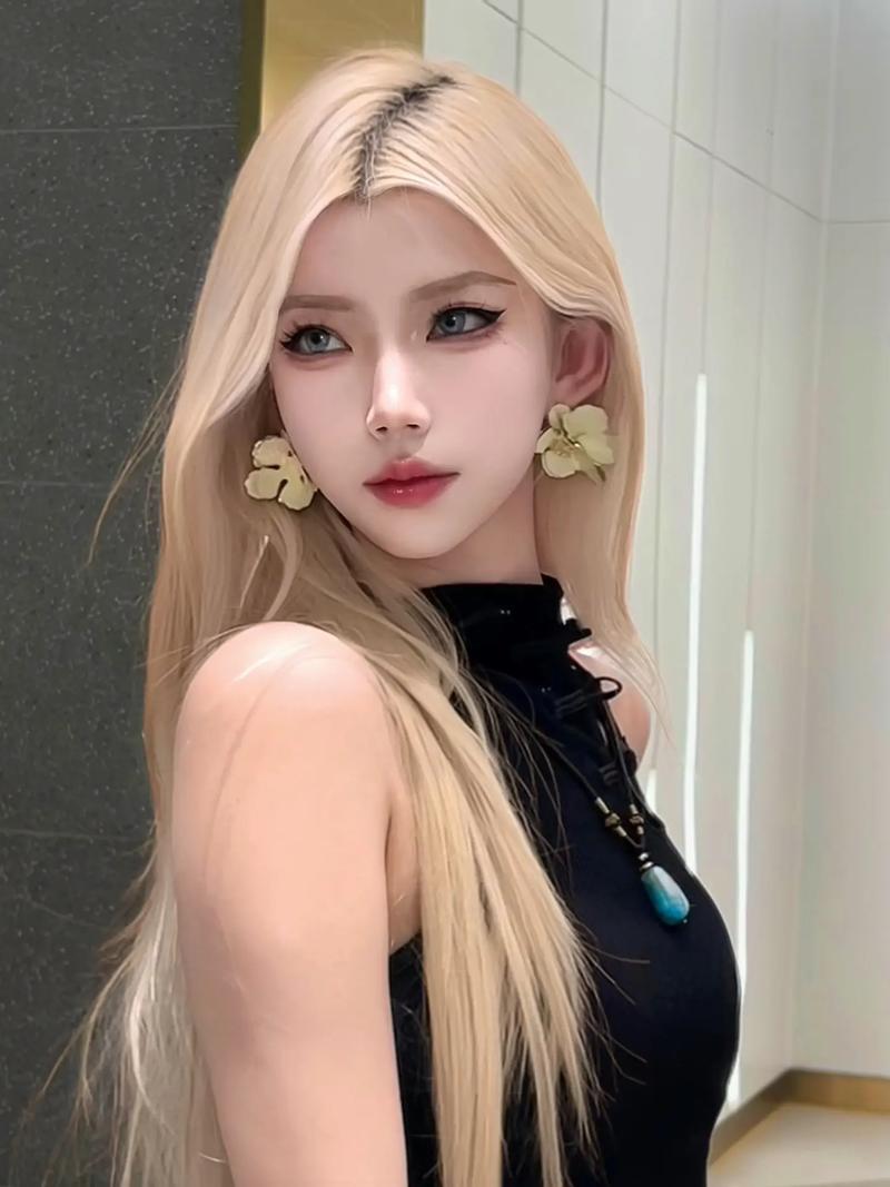 美女化妆就是像刷墙美女_东方白妆美与偏见，化妆是艺术自我发现