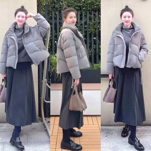 50岁矮个子女人冬天穿搭_深色大衣+亮色内搭，显瘦又知性