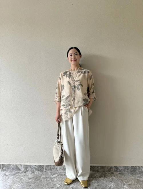 40一50女士阔腿裤搭配_40+成熟女性气质穿搭