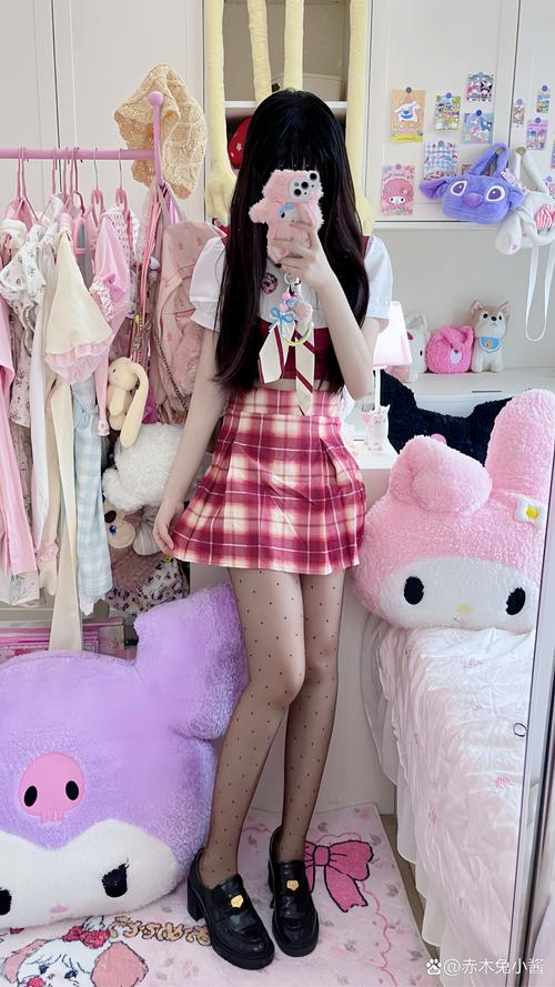 jk制服配彩色连裤袜_个性酷感跨越性别，季节材质巧搭配，打破禁忌激发创意