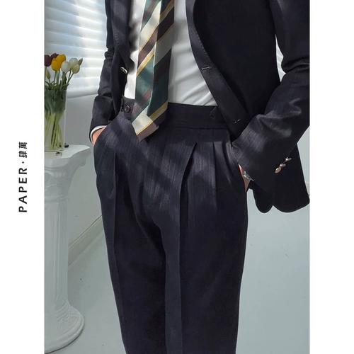 藏青色西裤配黑色西服_藏青西裤搭黑西装，百搭时尚显优雅