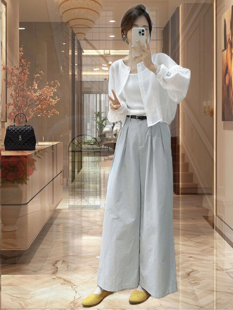 女士短款外套搭配_短外套搭配指南，穿出时尚感！