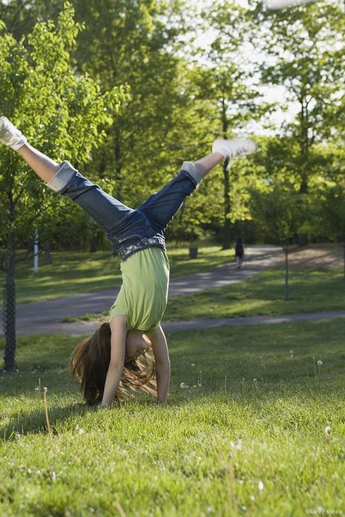 塔巴塔8个训练动作_塔巴塔燃脂塑形，8动作高效燃脂
