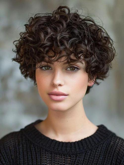 烫丝丝头发型_小卷烫发,灵动自然,时尚个性新选择 烫丝丝头发型_小卷烫发,灵动自然,时尚个性新选择