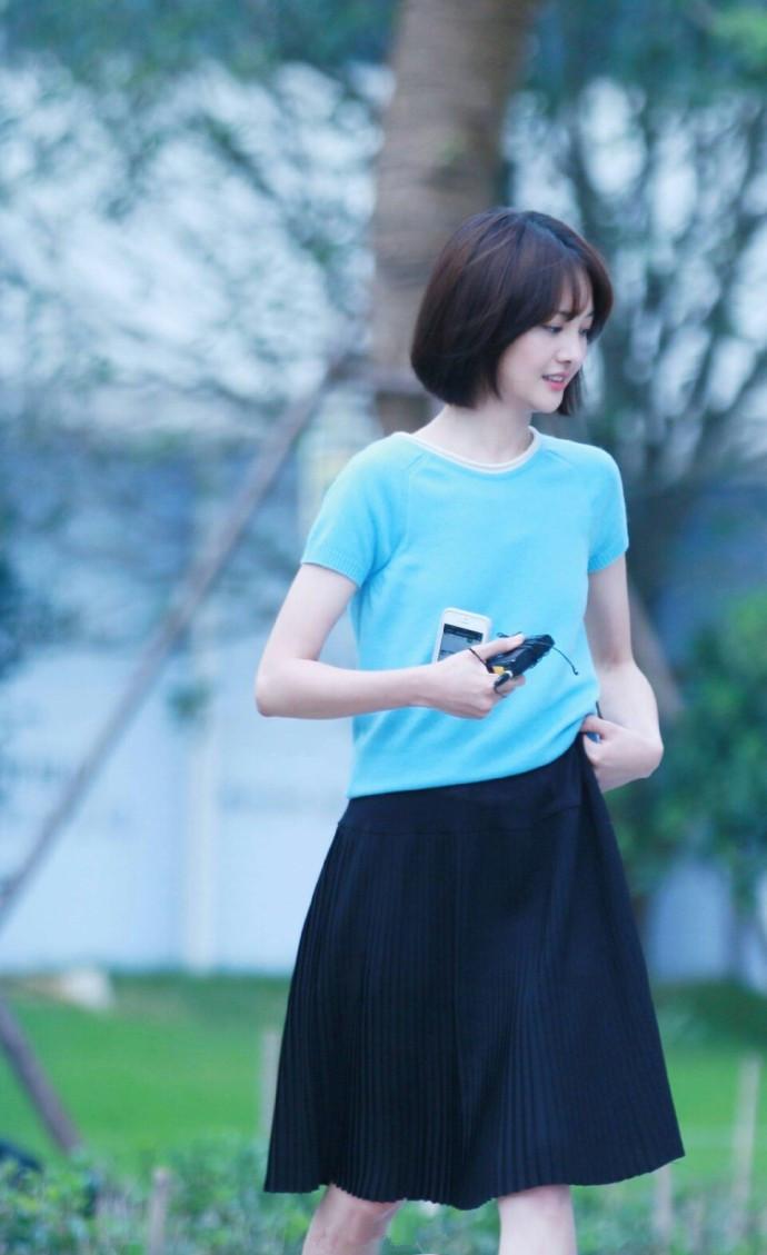 郑爽短发清爽拍戏_郑爽短发演技获赞，颜值巅峰！