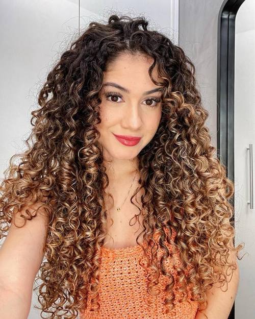 螺丝头发型怎么弄好看_简单打造个性卷发