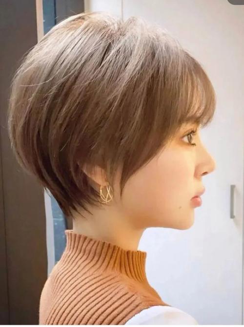 超级有气质的短发女发型_短发多样，适配不同脸型，时尚又好打理