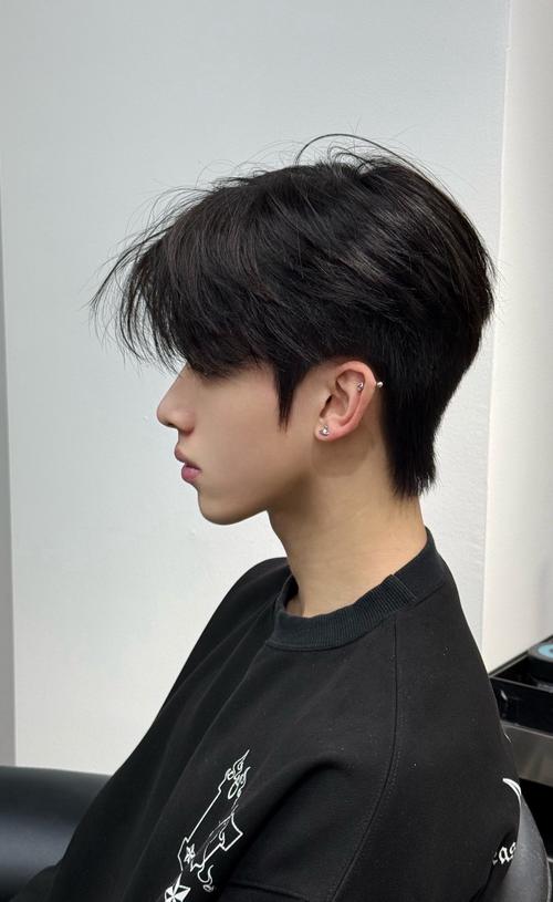 微风碎盖是什么发型_随性精致，自信生活新选择