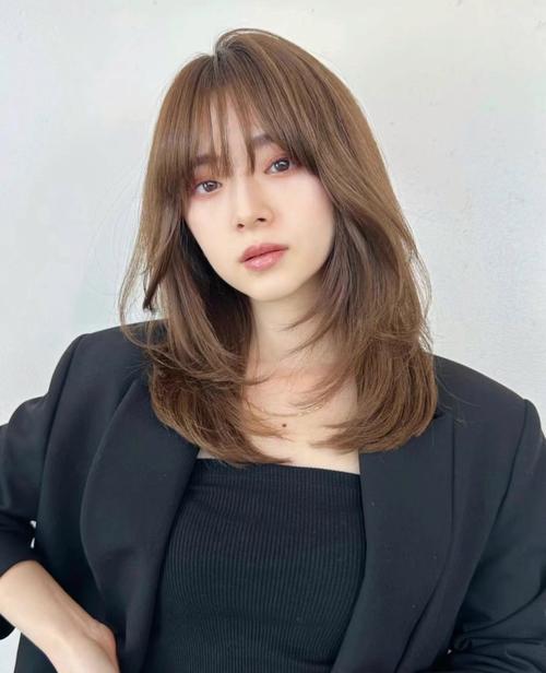 女小个子长方脸适合什么发型_几款发型轻松修饰脸型