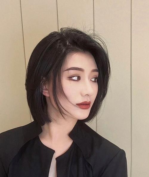 职场女性气质干练发型_干练优雅，形象加分