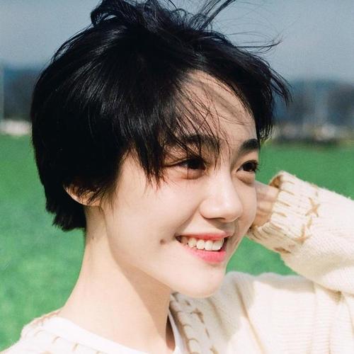 窝窝头发型_今年流行窝窝发型，30-40岁女性最爱，洋气显气质！