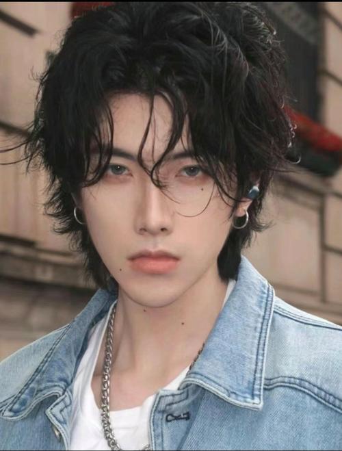 s长发帅气发型_寸头M型发际线，硬朗不娘，长发也时尚