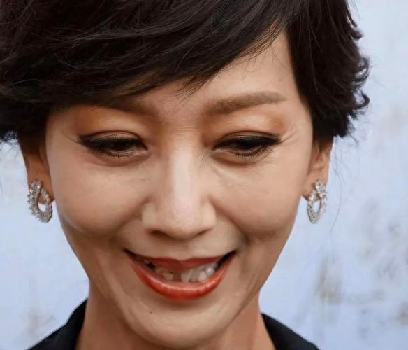 真正漂亮的人不用化妆_自然美靠自信，不化妆更真实！