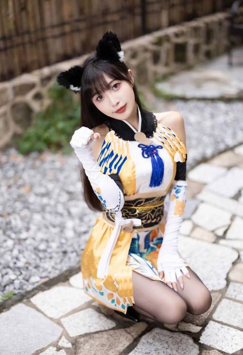 黑丝旗袍男娘化妆全过程_旗袍束腰配黑丝，传统时尚新融合