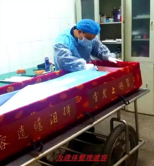 人体火化全过程步骤_殡仪馆确认死亡后火化，告别仪式悼念，留骨灰象征轮回