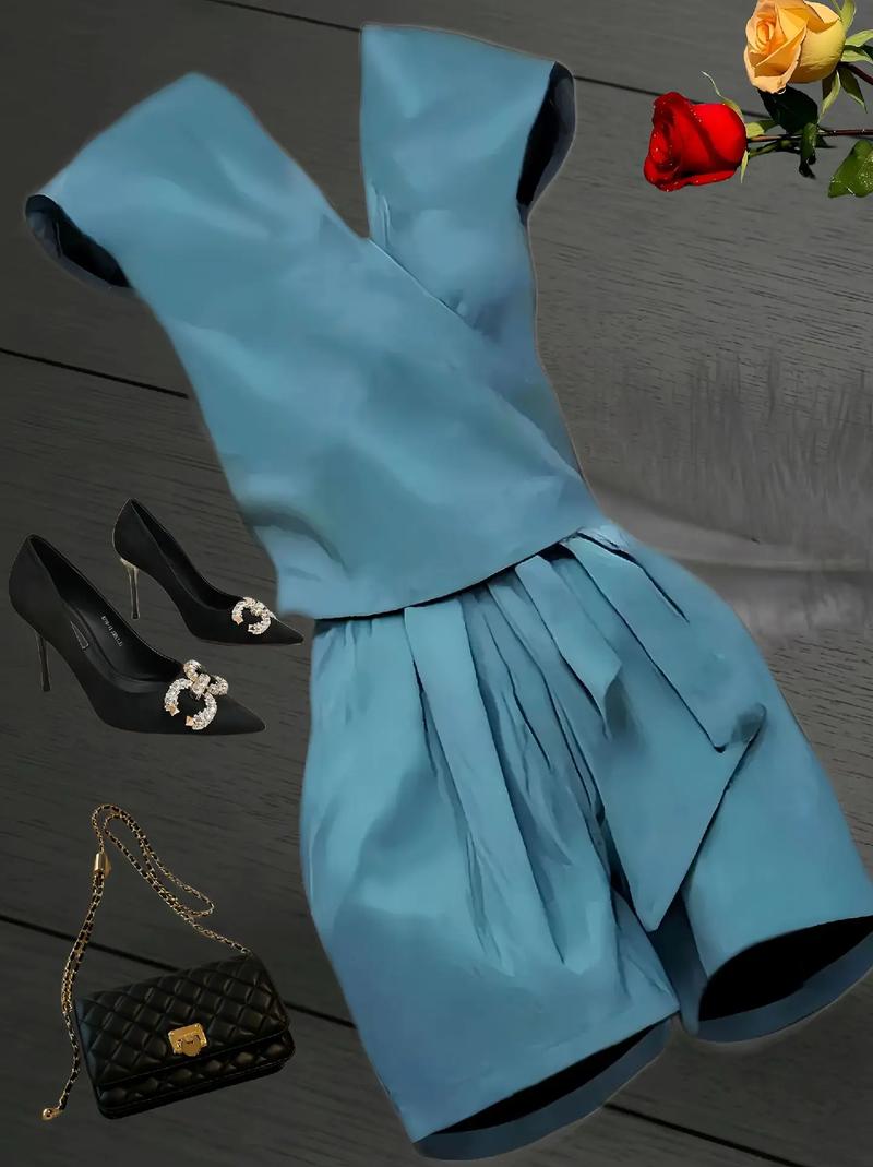 孔雀蓝高级配色_百搭显白，时尚家居新宠