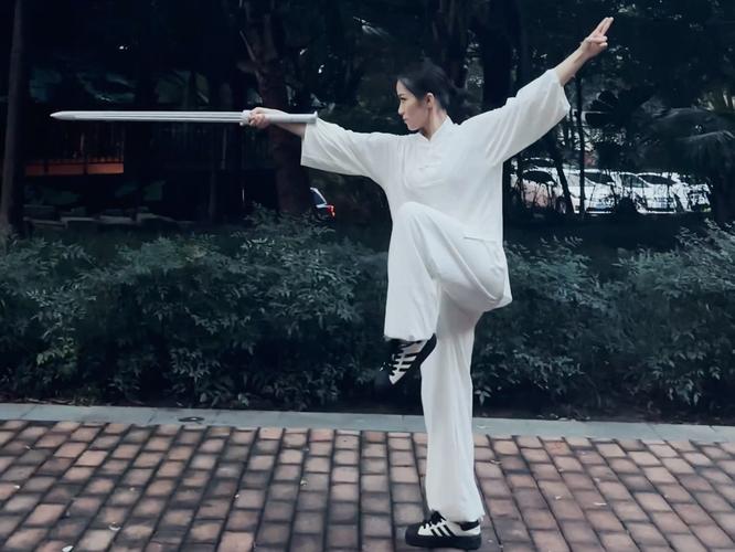 剑法的八个基本动作_劈刺撩挂，2500年传承！