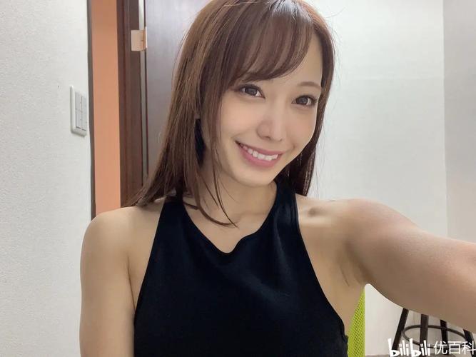 弥生美月瑜伽裤最经典三个款式_弥生美月推荐黑色高腰瑜伽裤，舒适显瘦百搭！