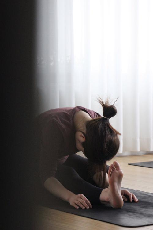 很享受练完瑜伽的感觉_身心合一，追求平静与和谐