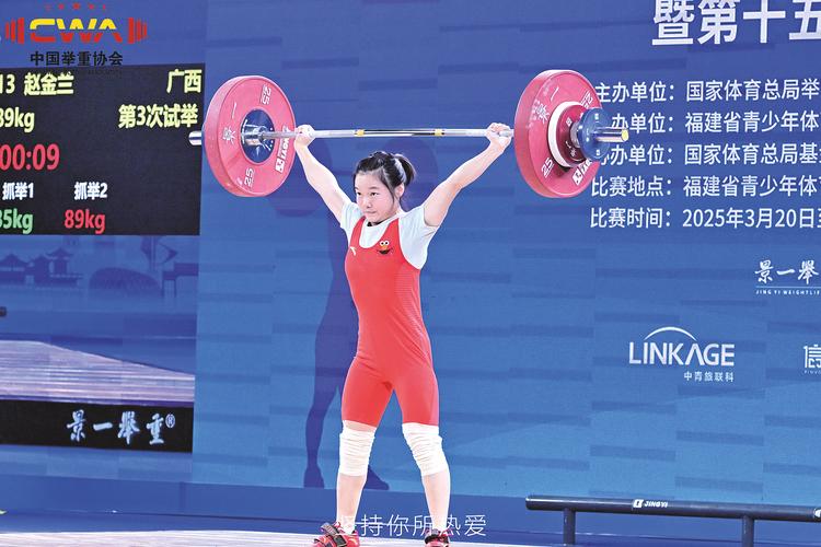 举杠铃的正确姿势_正确杠铃深蹲姿势，安全增肌