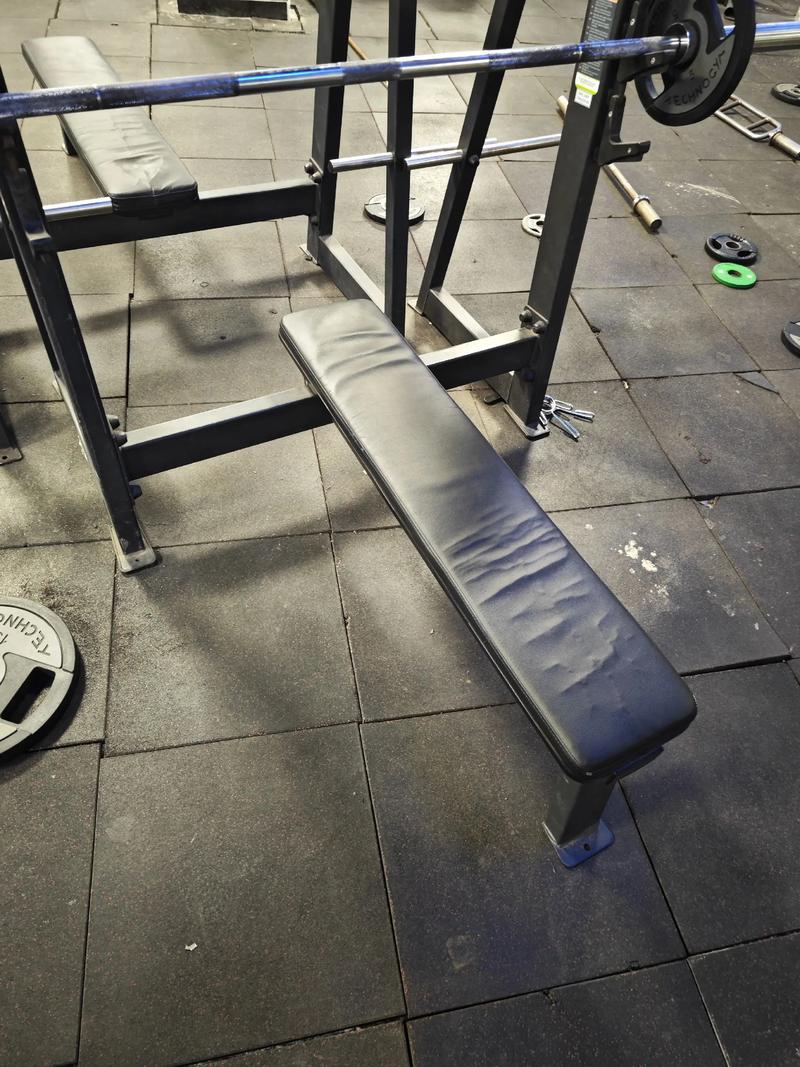 上斜卧推固定器械_史密斯上斜卧推练出完美上胸 上斜卧推固定器械_史密斯上斜卧推练出完美上胸