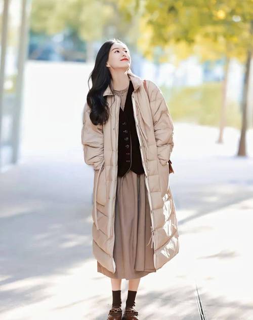 羊绒大衣下身配什么好看_羊绒大衣配阔腿裤,秋冬显瘦又高级! 羊绒大衣下身配什么好看_羊绒大衣配阔腿裤,秋冬显瘦又高级!