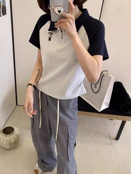 带领t恤如何搭配外套_优衣库T恤搭外套，休闲正式任你行