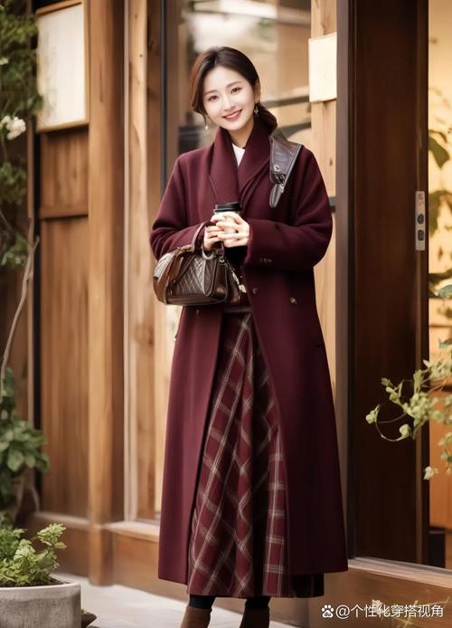 毛呢长裙搭配什么外套_冬日裙装时尚搭配指南 毛呢长裙搭配什么外套_冬日裙装时尚搭配指南