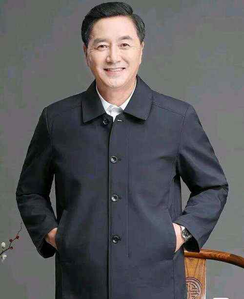 老干部发型_男士发际线后移?清爽发型拯救形象! 老干部发型_男士发际线后移?清爽发型拯救形象!