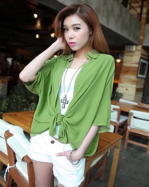 浅绿色外套配什么颜色裤子_多款裤子打造时尚造型